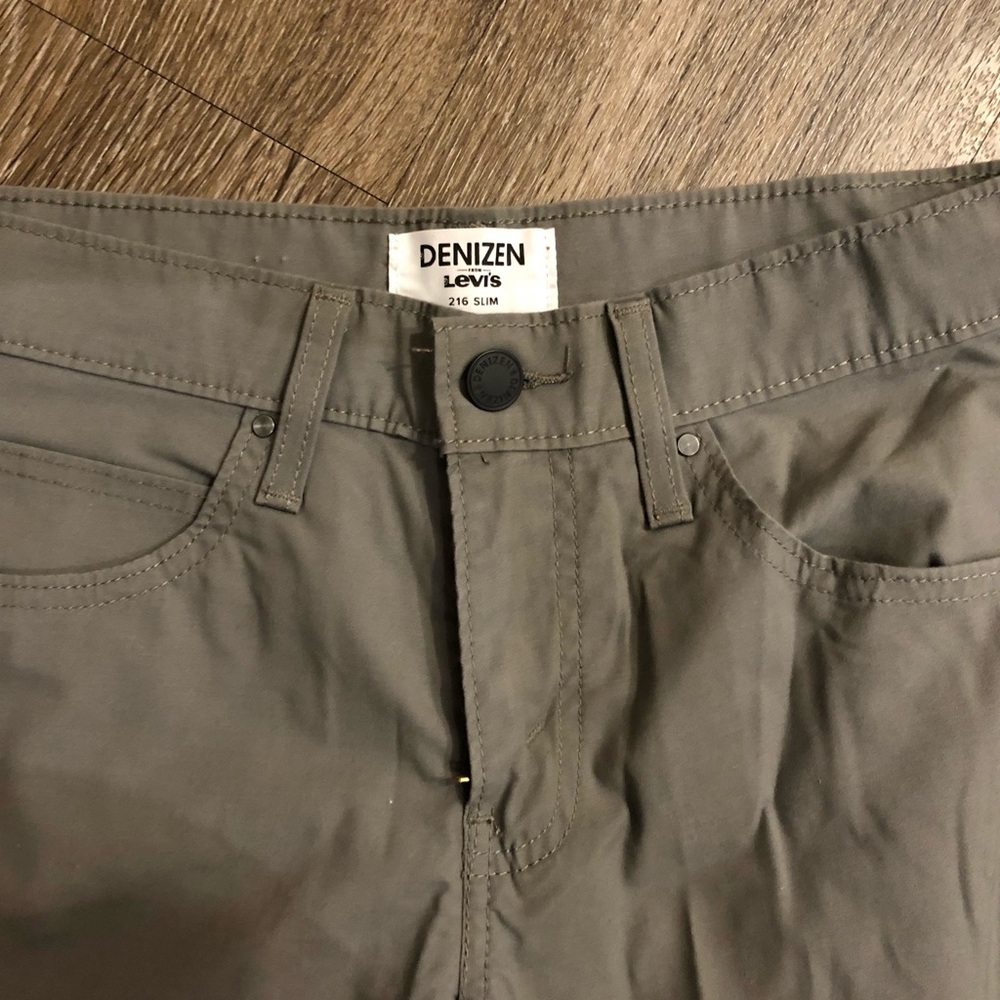 Dark tanned colored Denizen pants from Levi’s - Picture 3 of 5